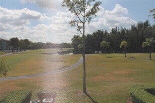 12500 SW 6th St in Pembroke Pines, FL - Building Photo