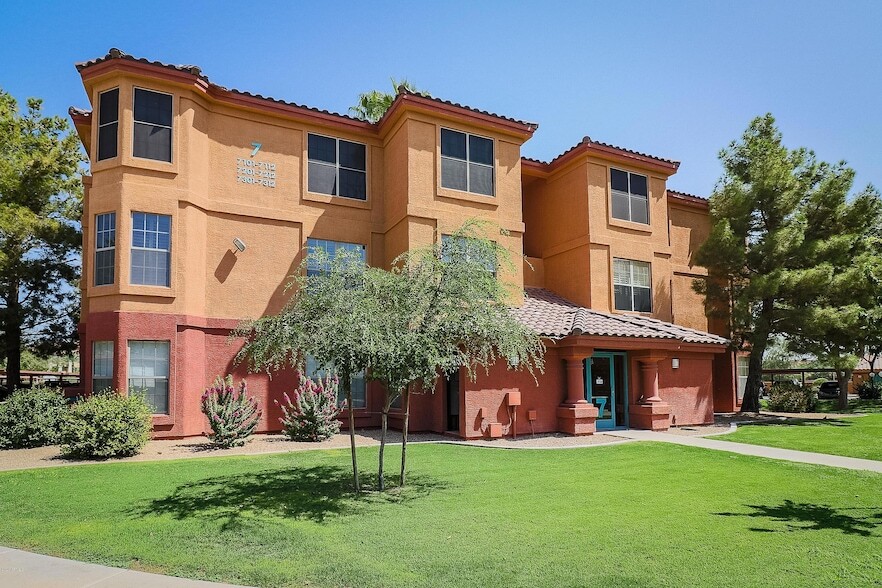 14950 W Mountain View Blvd, Unit 7107 in Surprise, AZ - Building Photo