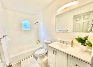 7381 Fernandina Ave in Jacksonville, FL - Building Photo - Building Photo