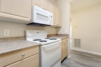 1300 Park West Blvd, Unit 610 in Mount Pleasant, SC - Building Photo - Building Photo