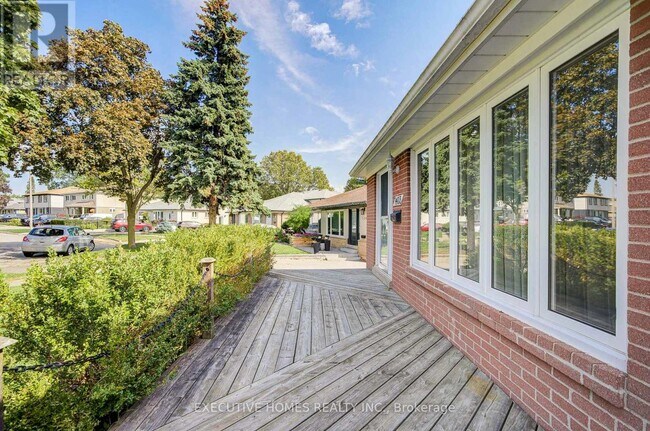 1403 Glen Rutley Cir in Mississauga, ON - Building Photo - Building Photo