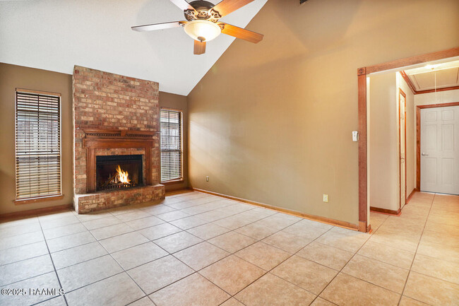106 Darteze Dr in Lafayette, LA - Building Photo - Building Photo