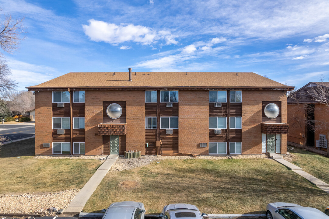 Peak View in Longmont, CO - Building Photo