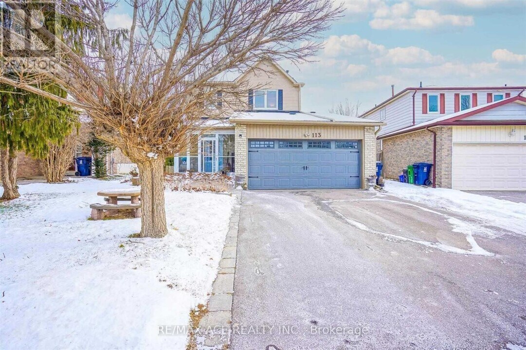 113 Placentia Blvd in Toronto, ON - Building Photo