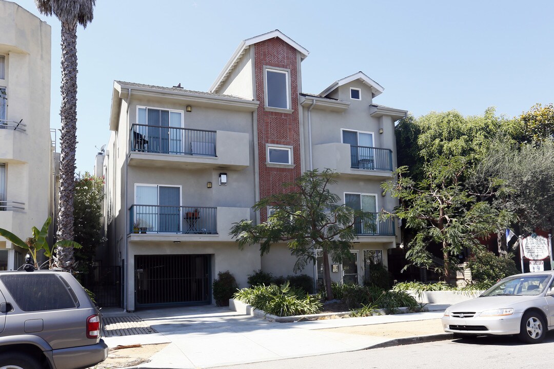 3721 Jasmine Ave in Los Angeles, CA - Building Photo