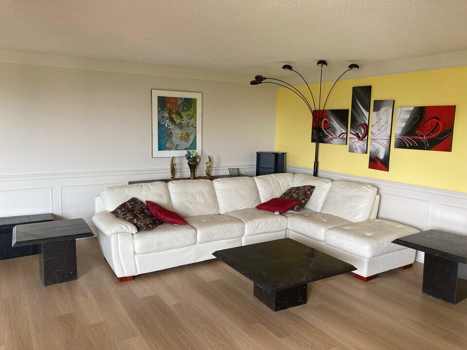 10155 114 St NW in Edmonton, AB - Building Photo