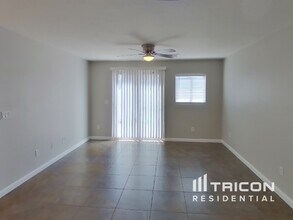5253 Aurora Beam Ave in Las Vegas, NV - Foto de edificio - Building Photo