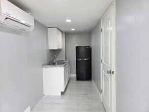 6241 SW 17th St in Pompano Beach, FL - Building Photo - Building Photo