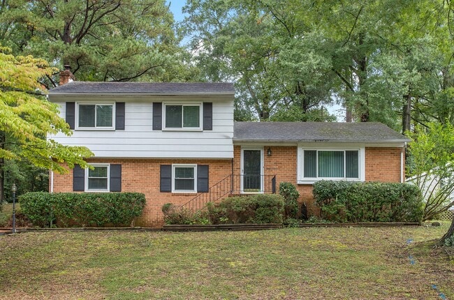 property at 2115 Cedarhurst Dr
