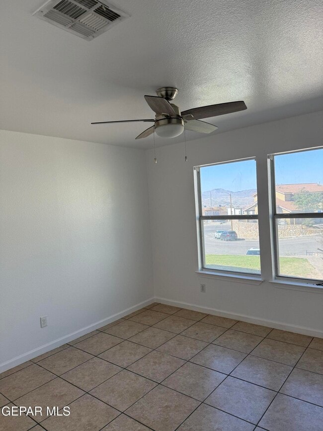 4717 Pistolero Ln in El Paso, TX - Building Photo - Building Photo