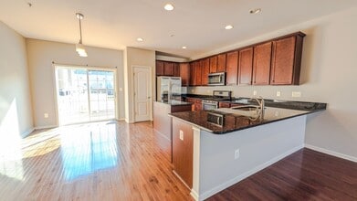 1006 Windlass Glen Rd in Baltimore, MD - Foto de edificio - Building Photo