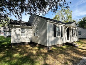 406 Plum St-Unit -B in Clarksville, TN - Building Photo - Building Photo