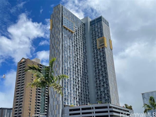 property at 988 Halekauwila St