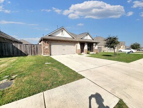 3304 Lauren Nicole Ln in Round Rock, TX - Foto de edificio - Building Photo