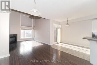 115 Watchhorn Grove in Ottawa, ON - Building Photo - Building Photo