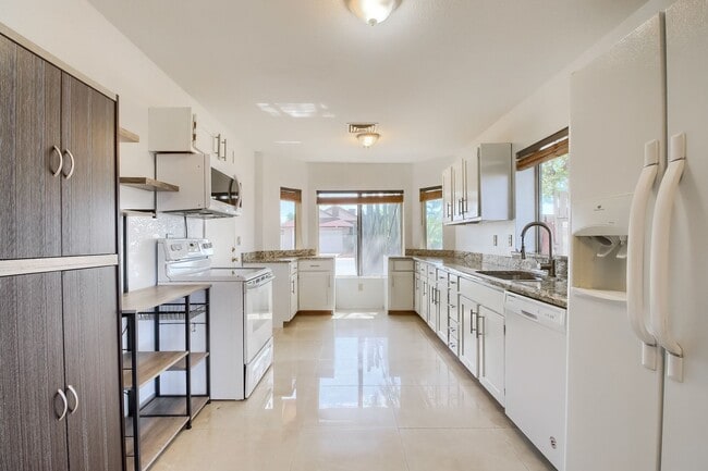 18202 N 19th St in Phoenix, AZ - Building Photo - Building Photo