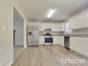 504 Hillcrest Cross Rd in Canton, GA - Building Photo - Building Photo