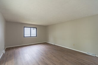 13103 Lillian St in Omaha, NE - Building Photo - Building Photo