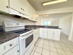 13215 NE 6th Ave in North Miami, FL - Building Photo - Building Photo