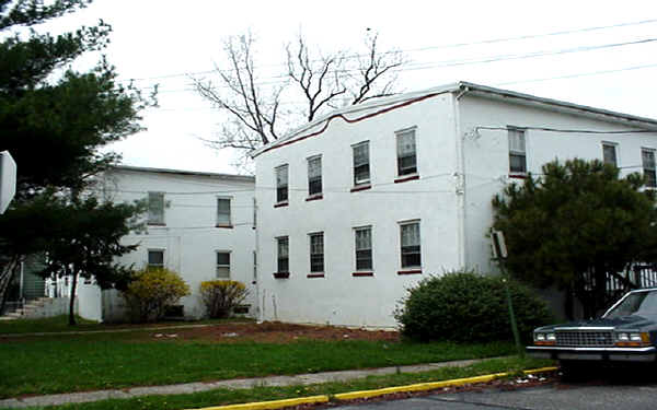 200 W Main St in Maple Shade, NJ - Foto de edificio - Building Photo