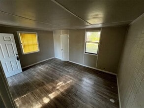 1648 W Rev Dr Ransom Howard St in Port Arthur, TX - Foto de edificio - Building Photo