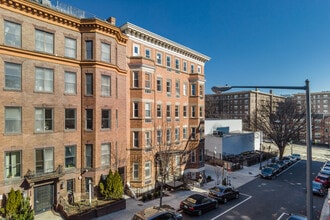 The Hillside in Washington, DC - Building Photo - Building Photo