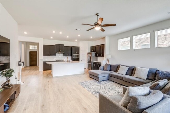 property at 961 Oak Chase Wy
