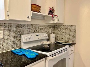 7811 43rd Ave Dr W in Bradenton, FL - Building Photo - Building Photo