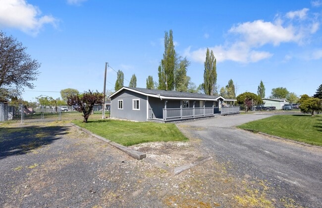 614 S Andes Rd in Othello, WA - Building Photo - Building Photo