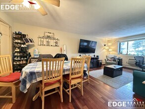 34 Brentwood St, Unit 12 in Boston, MA - Foto de edificio - Building Photo