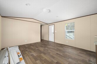 100 Burrow Ln in Elizabethton, TN - Building Photo - Building Photo