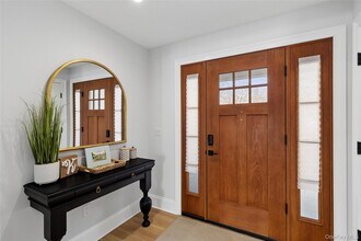 47 Old Riverhead Rd in Hampton Bays, NY - Building Photo - Building Photo