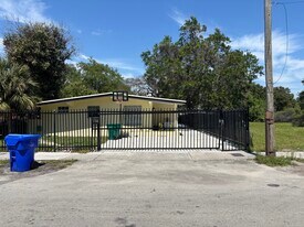 759 NW 69th St, Unit Unit C in Miami, FL - Building Photo