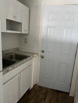 713 adams in Muncie, IN - Building Photo