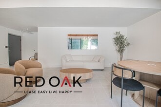 Toluca Lofts in North Hollywood, CA - Building Photo - Building Photo