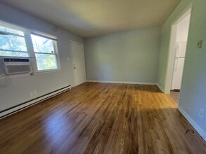 2708 E Main St-Unit -A in Durham, NC - Foto de edificio - Building Photo