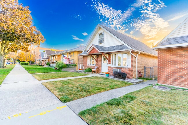 6046 S Melvina Ave in Chicago, IL - Building Photo - Building Photo