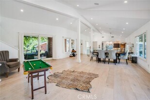 23760 Oakfield Rd in Hidden Hills, CA - Building Photo