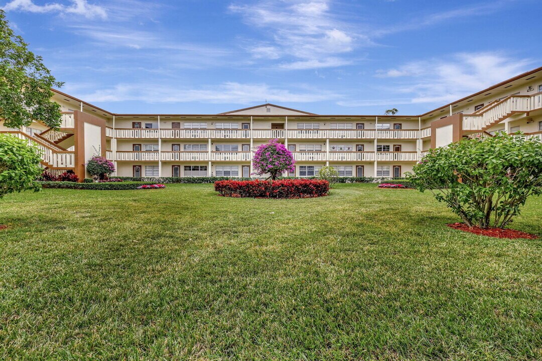 200 Mansfield F in Boca Raton, FL - Building Photo