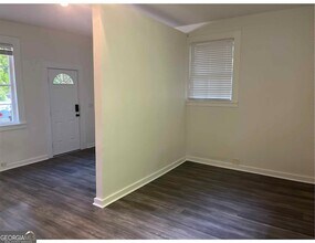 806 Briarcliff Rd NE, Unit D in Atlanta, GA - Foto de edificio - Building Photo