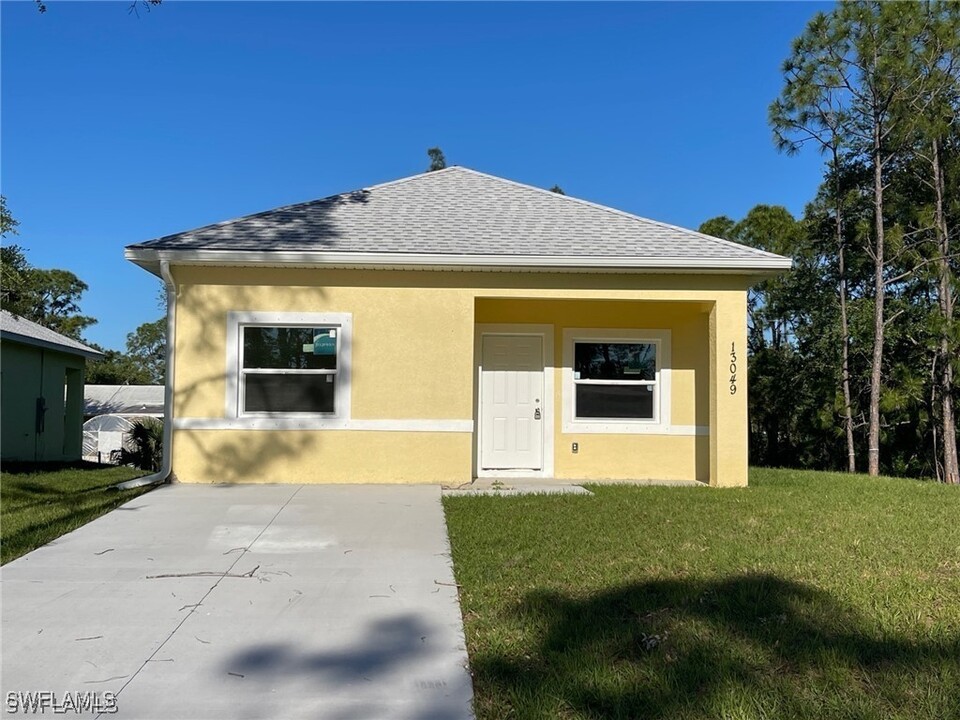 13055 Appleby Dr in Punta Gorda, FL - Building Photo