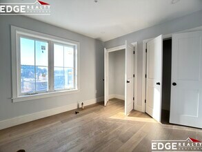 353 Market St, Unit 5F-4 in Boston, MA - Building Photo - Building Photo