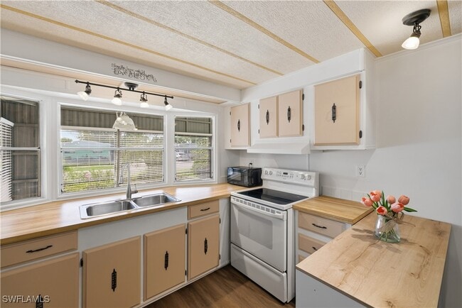 property at 181 Sugarloaf Ln