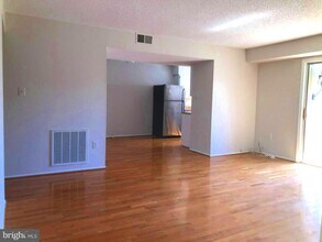 7763 New Providence Dr, Unit 50 in Falls Church, VA - Building Photo - Building Photo