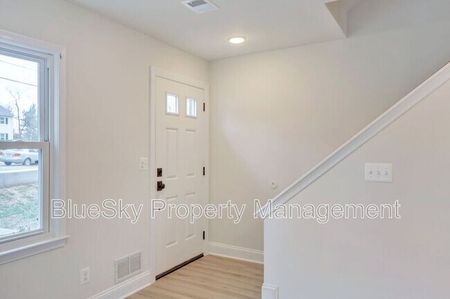 253 Stribling Ave in Charlottesville, VA - Building Photo - Building Photo