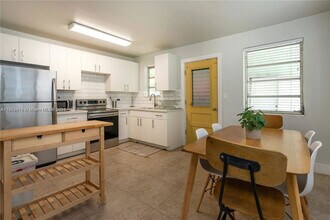 320 NE 55th Terrace in Miami, FL - Building Photo - Building Photo