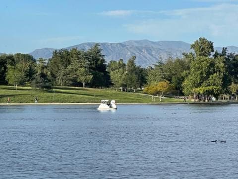 17220 Ballinger St, Unit Guest Suite - Luxurious in Northridge, CA - Foto de edificio - Building Photo