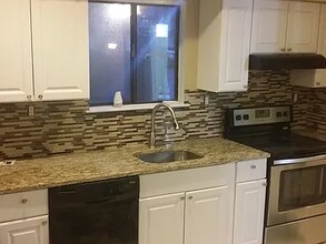 124 Bluebird Dr, Unit 3D in Hillsborough, NJ - Building Photo - Building Photo