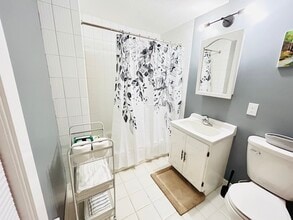 16 Lewis Ave in Norwood, MA - Foto de edificio - Building Photo