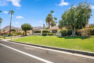 73625 Haystack Rd in Palm Desert, CA - Foto de edificio - Building Photo